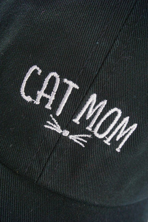CAT MOM